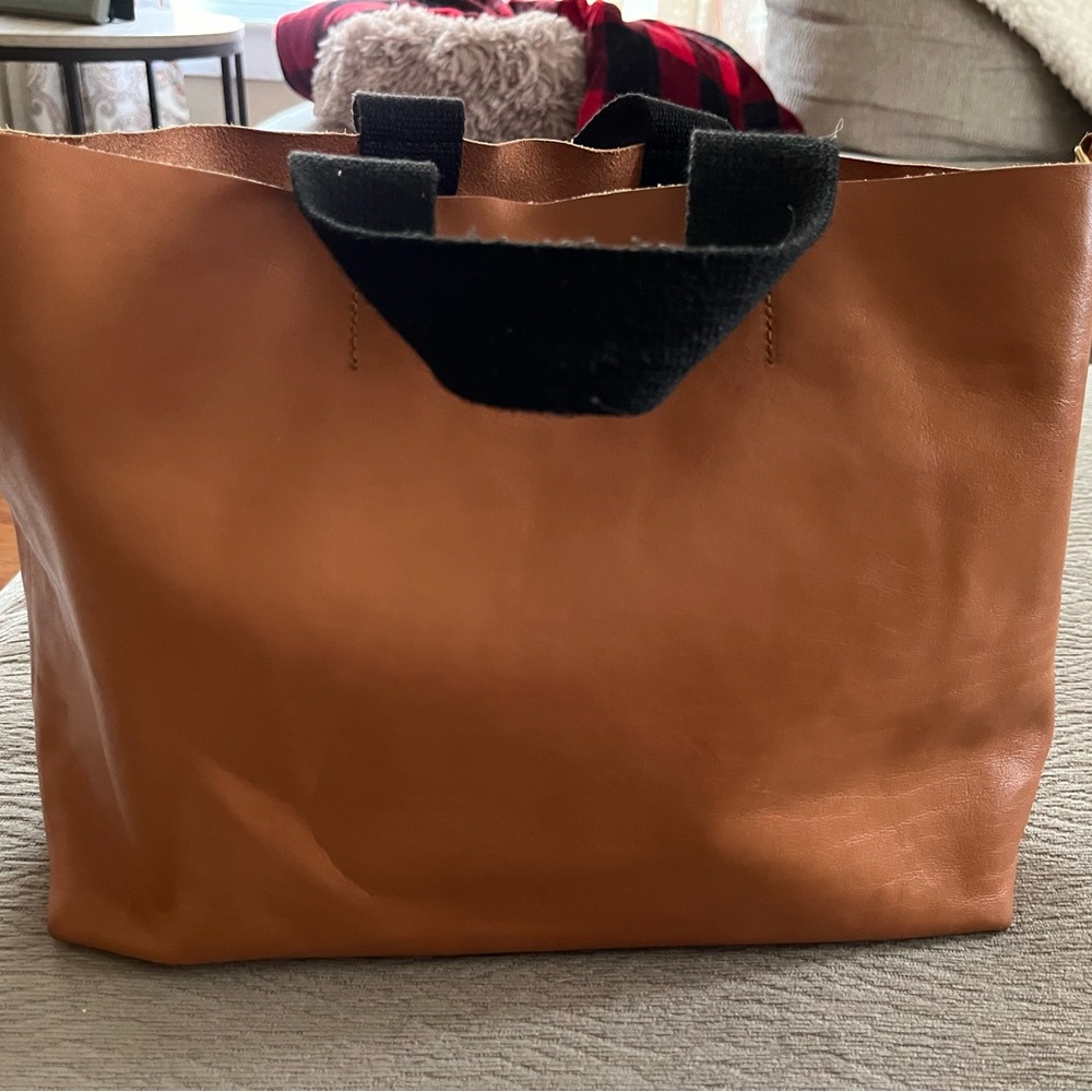 Very gently used Clare V Bateau with iN Purse Organizer